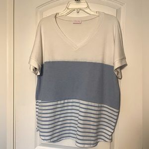 PINK LILY Casual Top / V-Neck / Size L / White and Blue / Waffle and Knit
